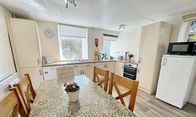 Alston House | The Nookery - Cosy Cottage in the Heart of Town