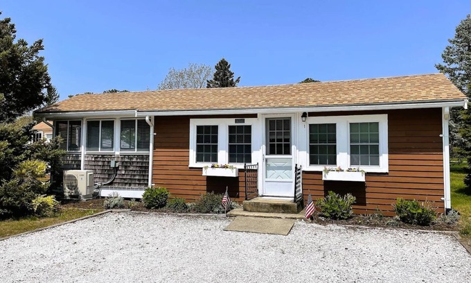 North Eastham Cottage | 🌊The Ocean Cottage on Thumpertown Beach