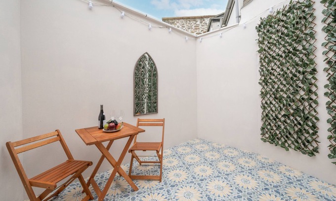 Newlyn House | The Old Bakery - Two Bedroom House, Sleeps 4