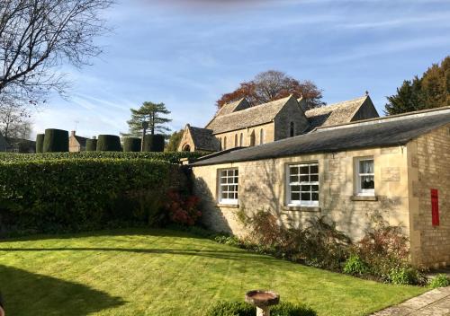 Duntisbourne Abbots House | The Old Post Office Studio Apartment in a Beautiful Cotswold Village