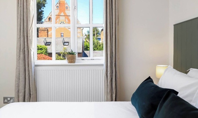 Winchester Apartment | The Old School House, Winchester
