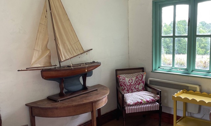Mayfield Bed & Breakfast | The Orchard HousenBeautiful sunny house set in an Apple Orchard