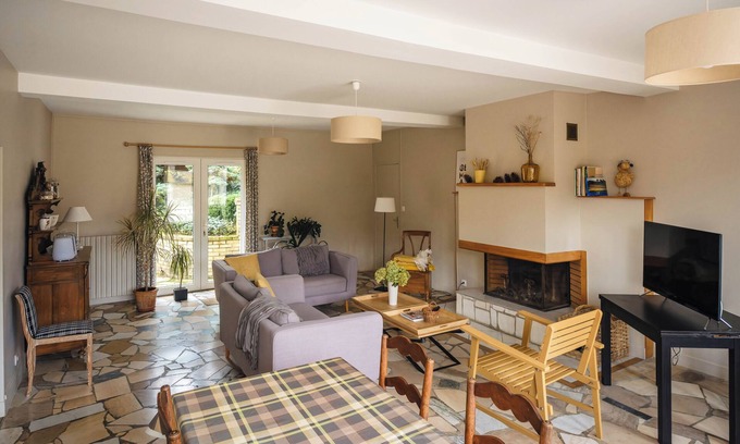 Guise Cottage | The Original, in the countryside and at Guise!