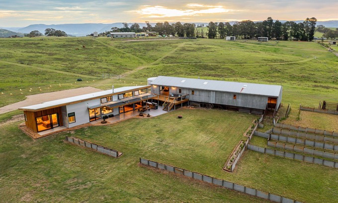 Kanimbla House | The Overflow; a unique blend of modern luxury and rural history