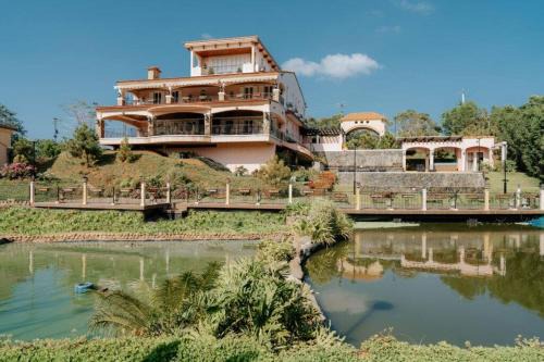 Tagaytay Villa | The Palazzo by Villa Deste