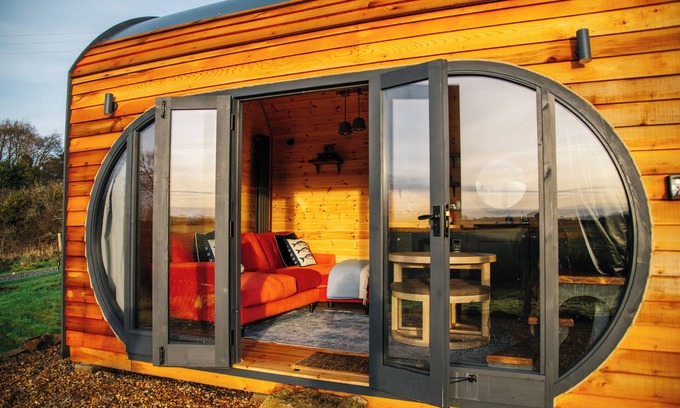 Mabe Cottage | THE PALM, family friendly, with hot tub in Ponsanooth