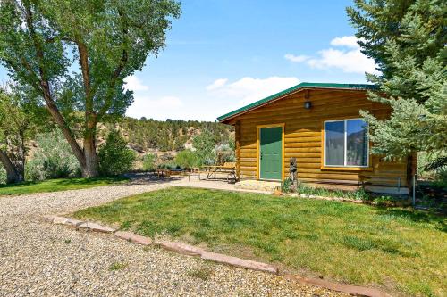 Zion National Park East Entrance House | The Park Cabin at Mount Carmel Motel and RV Park