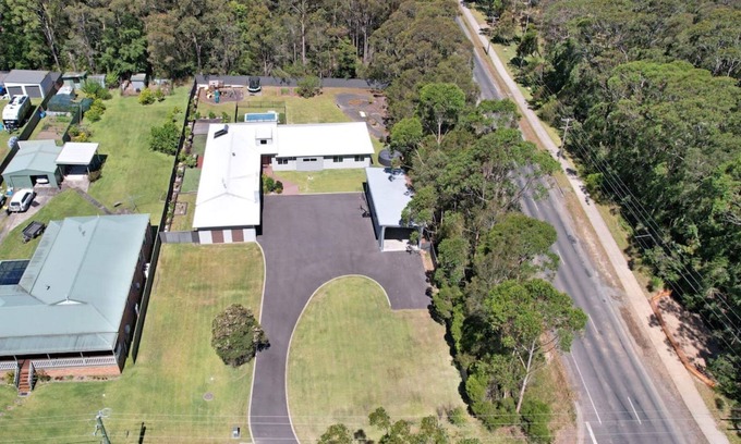 St. Georges Basin House | The Park Villa - Pool, Family Friendly