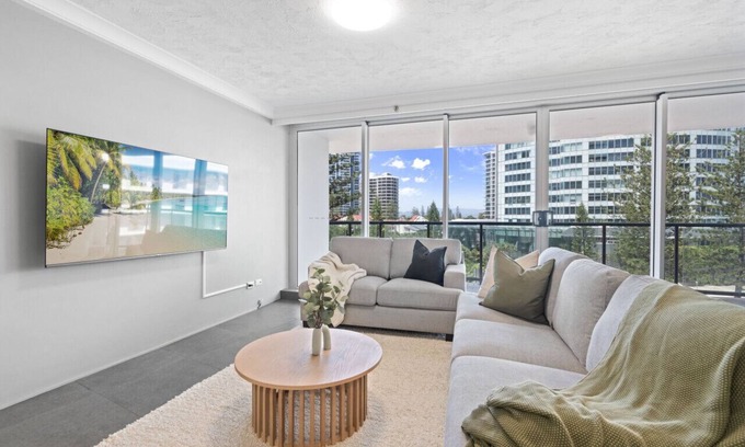 Surfers Paradise Apartment | The Peninsula - Beachfront 2 Bedroom unit with Pool, Parking, Gym, Tennis Court!