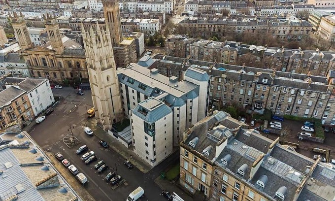Kelvinbridge Apartment | The Penthouse Suite - Luxury Like No Other