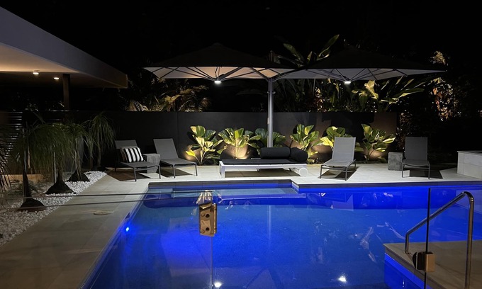 Port Douglas House | The Perfect Port Douglas Luxury Getaway only 150 meters to beach.