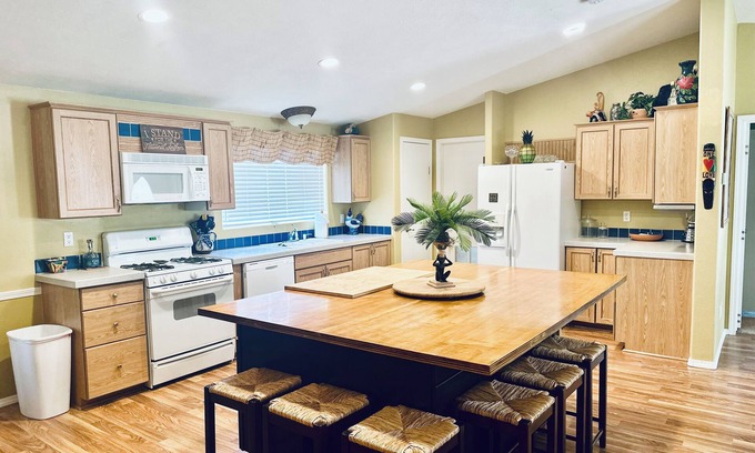 Willow Valley House | The perfect spot for family & friend! Best private getaway in Mohave Valley π