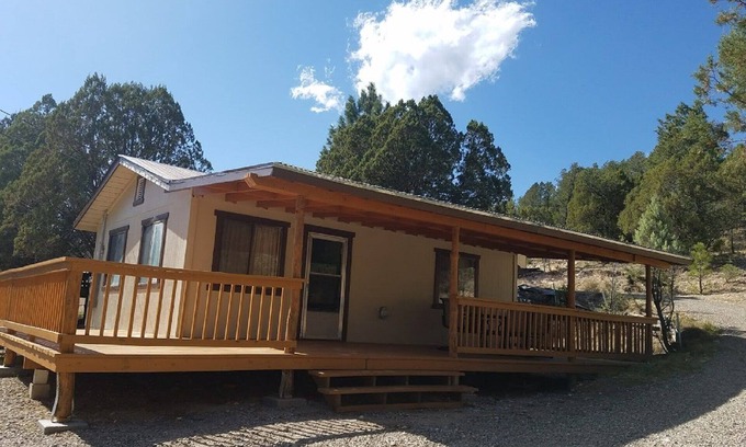 Mayhill Cabin | The pines at Mayhill