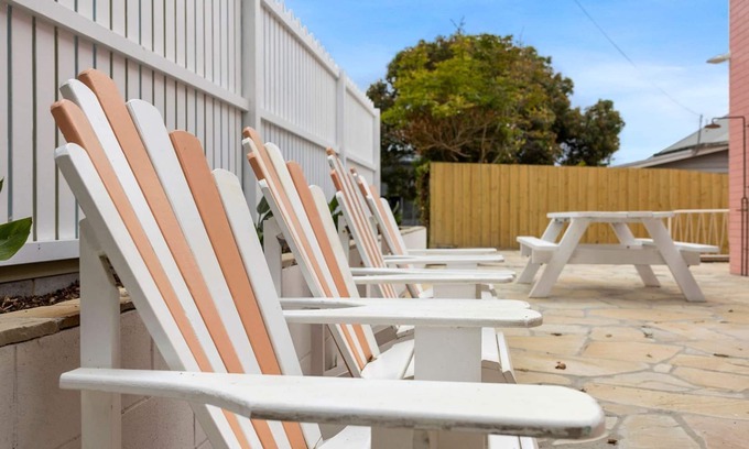 Lorne House | The Pink Lodge - 60's inspired beach fun