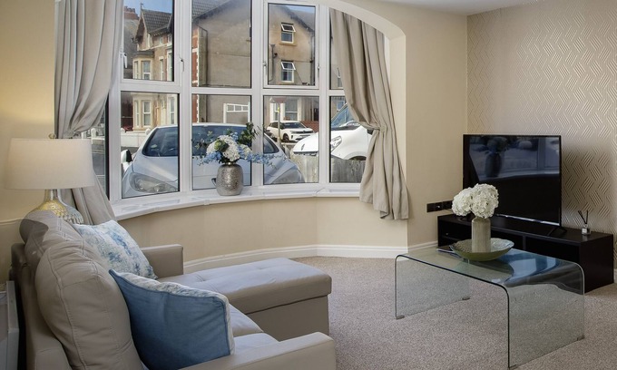 South Shore Apartment | The Place Apartment 1