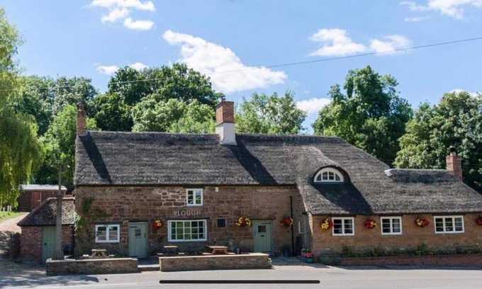 Woodford Halse Hotel | The Plough Inn Boddington