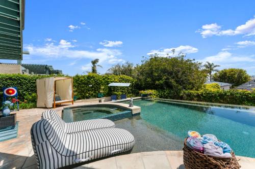 La Playa Apartment | The Pool Side Hideaway with Golf Cart