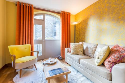 Old Town Apartment | The Queens View