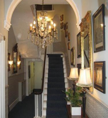 Brighton City Centre Hotel | The Queensbury Hotel