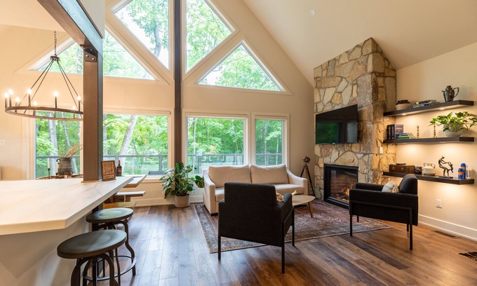 Greater Madawaska Ski Chalet | The Ravine In Calabogie - Luxury Chalet