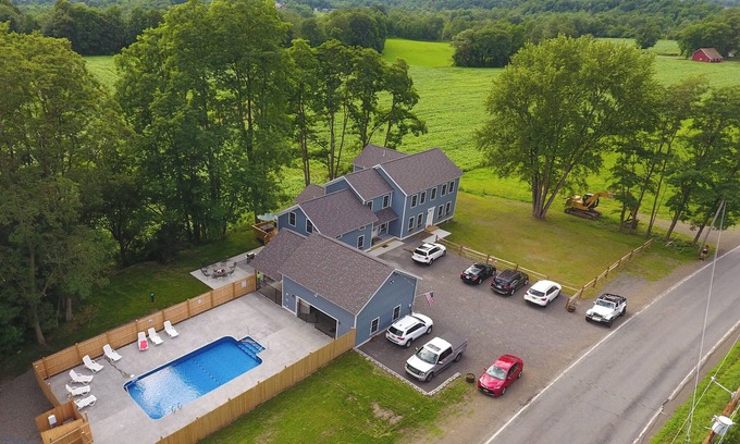 Cooperstown House | THE RED DOOR LODGE-I HUGE SLEEP 30 Heated pool NEAR DREAMSPARK & Ommegang brew