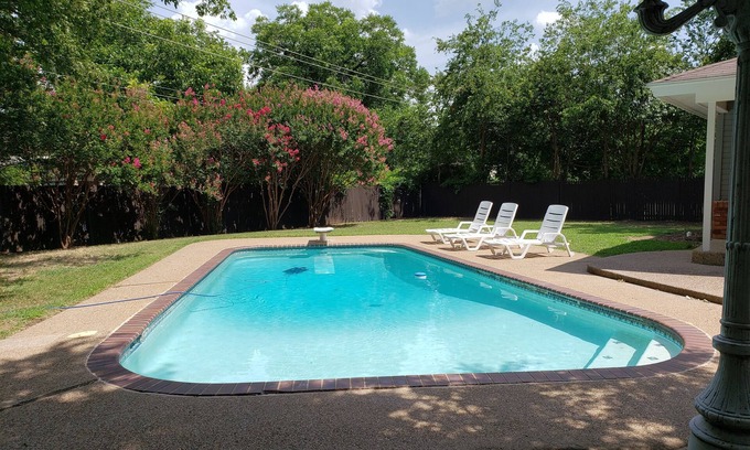 Richland Hills House | The Red Hen: Staycation! Swimming, Man Cave, Atari