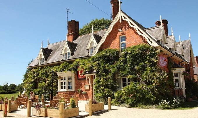 Boston Bed & Breakfast | The Red Lion