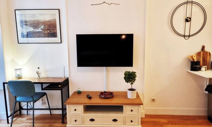Hotel-de-Ville Apartment | The Republik - Cosy Studio with AC, well located !