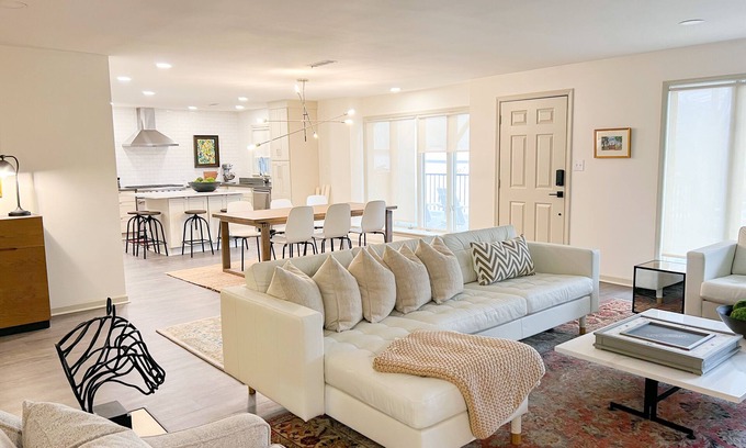 Searcy Apartment | The Reserve on Spring in downtown Searcy close to restaurants and Harding!