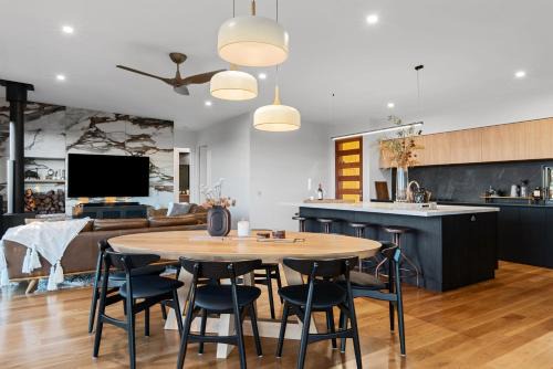 Booroobin Ski Chalet | The Ridge at Maleny 3 Bedroom Deluxe Residence