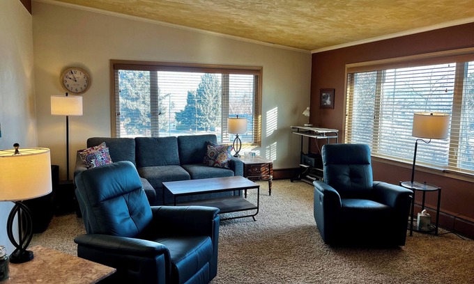 Helena House | The Roj Mahal - Awesome Location, Spacious Home, Perfect for All Sizes of Groups