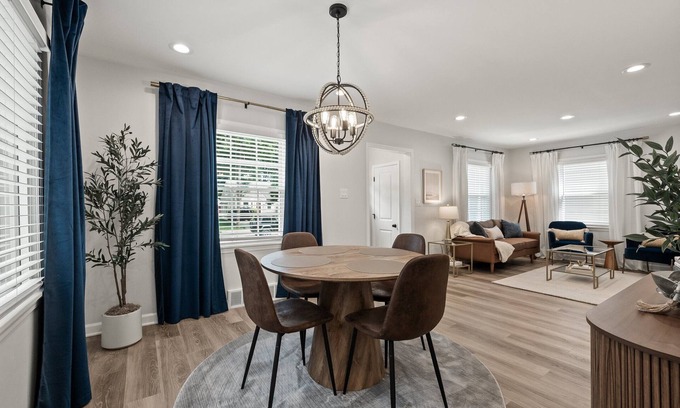 Royal Oak House | The Royal Hideaway - Your Stylish Retreat in Royal Oak!
