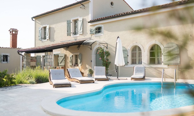 Flengi Villa | The rustic villa Allure in Istria with private pool