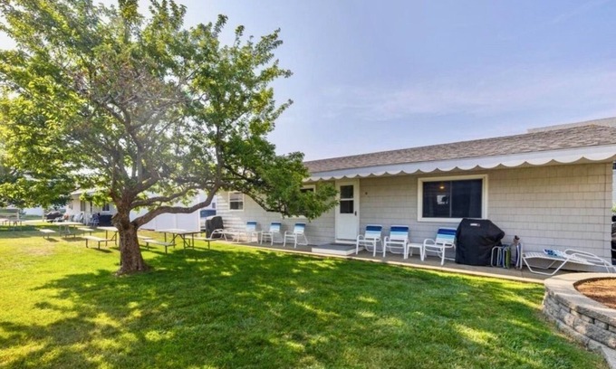 Ogunquit - Wells Condo | The Salty LadyBug 2BDRM condo steps from Crescent Beach. Sleeps up to six.