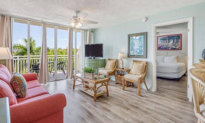 Key West Apartment | The Samana Cay | Tropical, Airy Retreat w/Private Balcony & Pool!