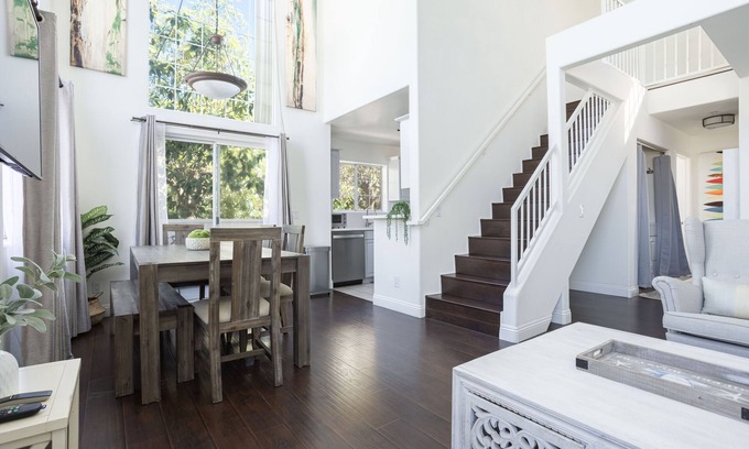 Pico Apartment | The "Sand & Sun Loft" HUGE & OPEN Space, Private Roof Deck, & Patios!