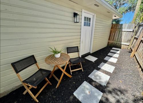 Sanford House | The Sanford Foodie Guest House