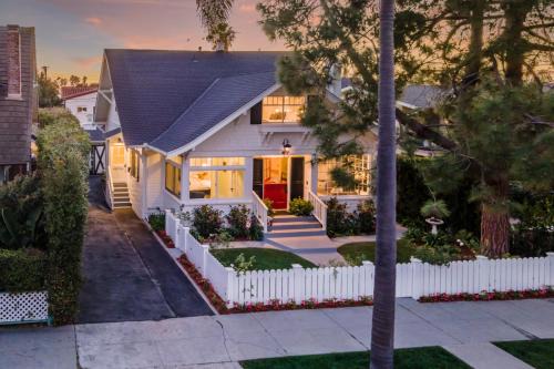 East Beach Villa | The Sea Captains House & Loft by Paradise Retreats