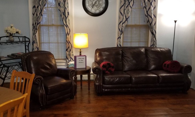 Seneca Falls Apartment | The Seneca at Red Brick Manor