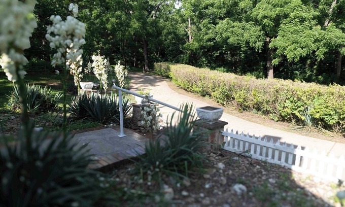 Goodson House | The South East Guest Suite is the soulful, art-filled heart of the House of Joy.