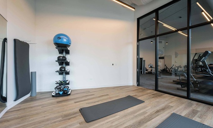 River North Apartment | The Spark -Your Entire Crew Fits Here 20BR 5 Units