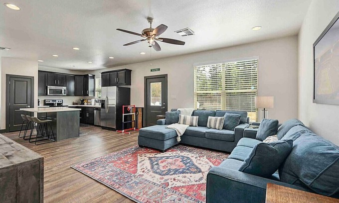 College Station House | The Spirit: 4 BR/4.5 BA Charming Home, Private Yard