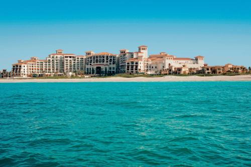 Abu Dhabi Resort | The St. Regis Saadiyat Island Resort, Abu Dhabi