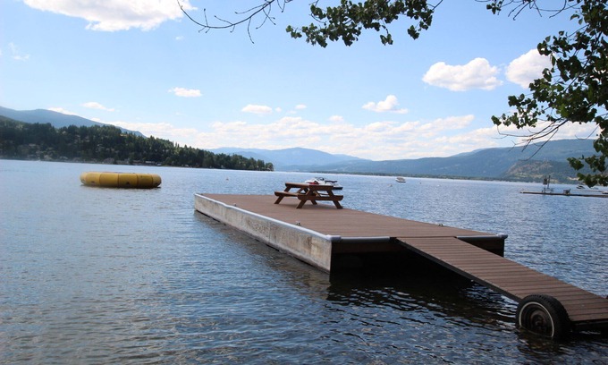 Blind Bay Cabin | The Studio Is A Modern Comfy Studio Style Cabin Great For Couple Get Away.