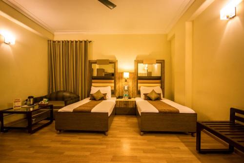 Karol Bagh Hotel | The Suncourt Hotel Yatri