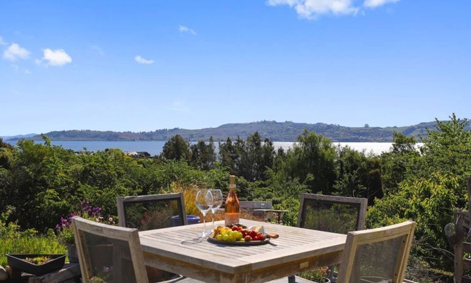 Waipahihi House | The Sweet Spot Taupo