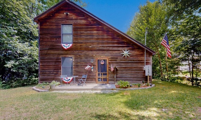 Weeks Mills House | The Three Cornered Pond Retreat