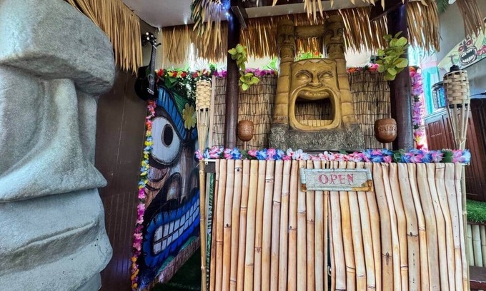 Clear Lake Shores Boat Rental | The Tiki Treasure Boat
