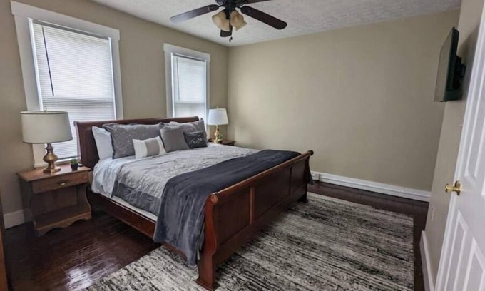 Dayton House | The Townhouse in Dayton- Close to UD