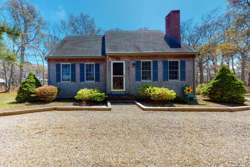 North Eastham House | The Tranquil Heron Cottage